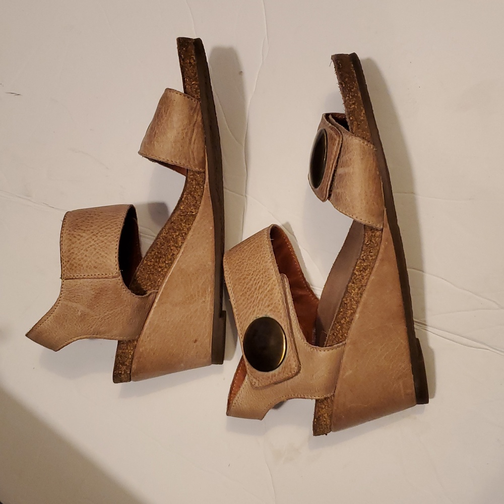 Taos Tan Carousel 3 Wedge Sandals Size 5/5.5 - Picture 3 of 10